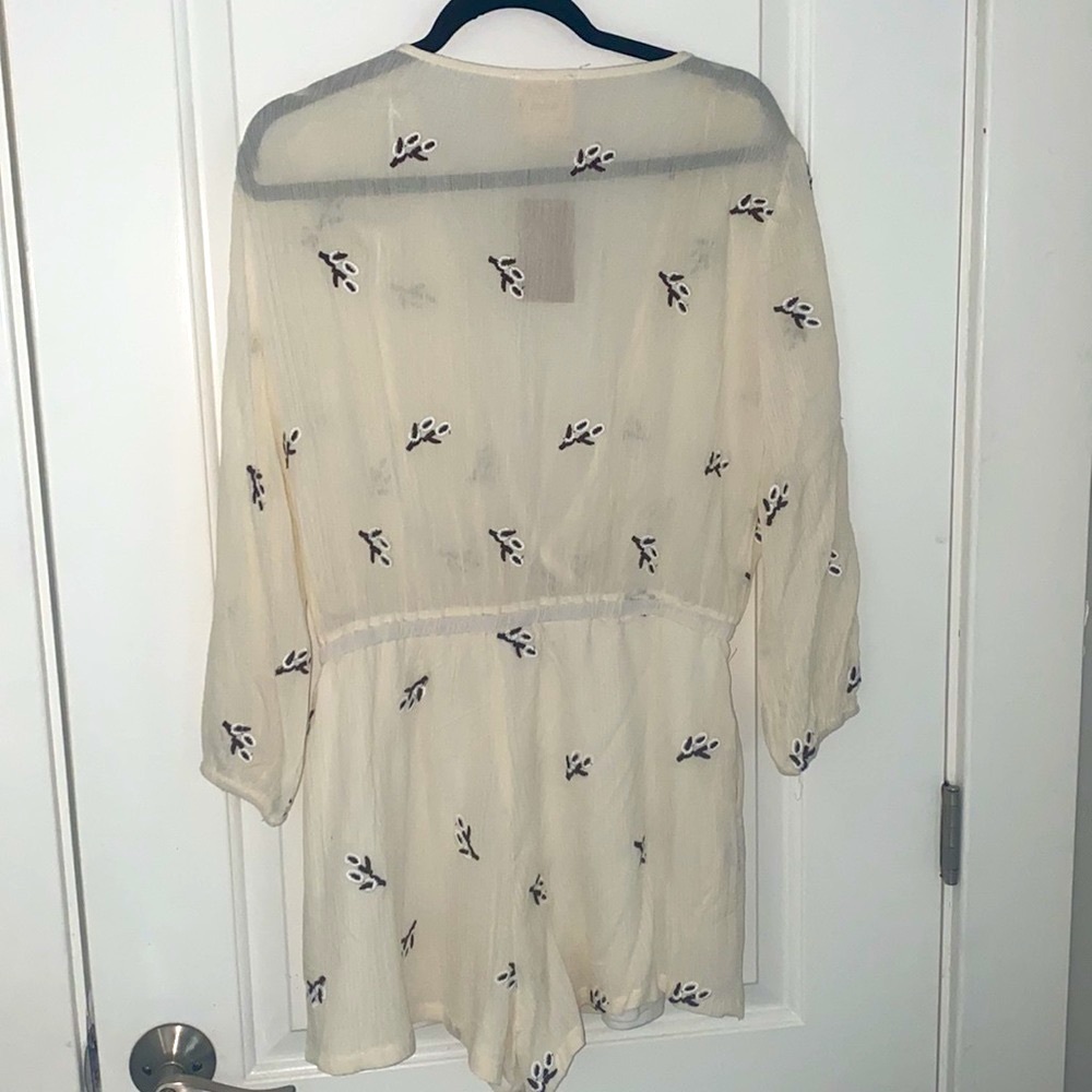 Romper - Picture 2 of 4